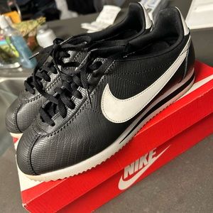 Women Nike classic Cortez-leather